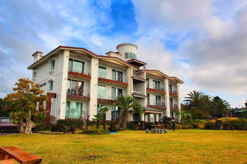 Jeju Land Pension Seogwipo Bagian luar foto